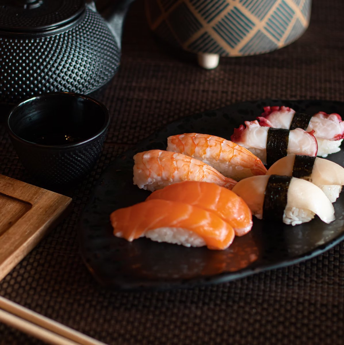 Färsk sushi och nigiri hos Daiki Sushi i Perstorp